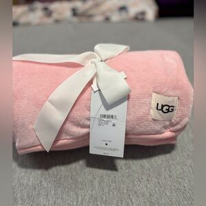 UGG BLANKET
